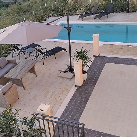 Magi House With Pool Apartment Podstrana Luaran gambar