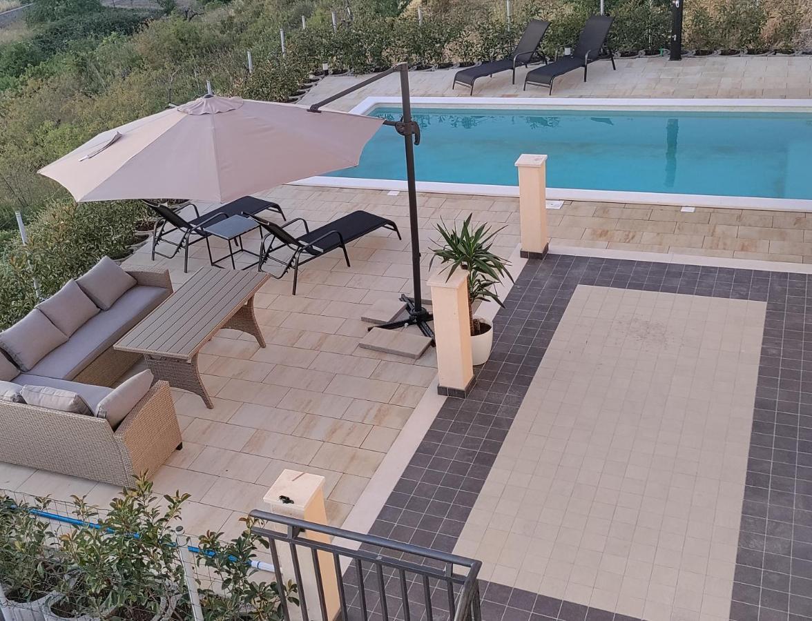 Magi House With Pool Apartment Podstrana Luaran gambar
