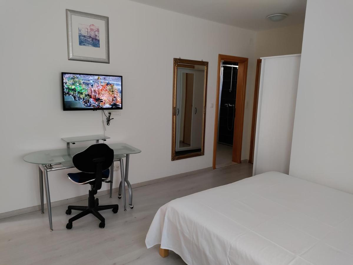 Magi House With Pool Apartment Podstrana Luaran gambar